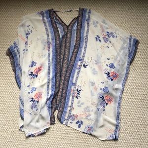 DONATING ‼️Boho Floral Geometric Long Kimono Shawl